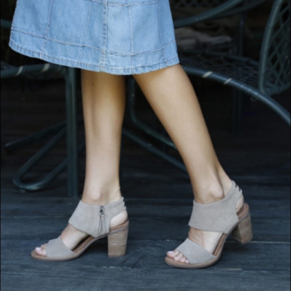 Toms desert taupe suede Majorca cutout sandals